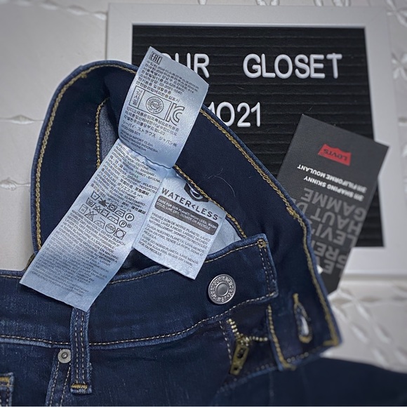 LEVI'S 311 Sculpt Shaping Skinny Mid rise Tummy Slimming NWT 31 - Picture 8 of 8